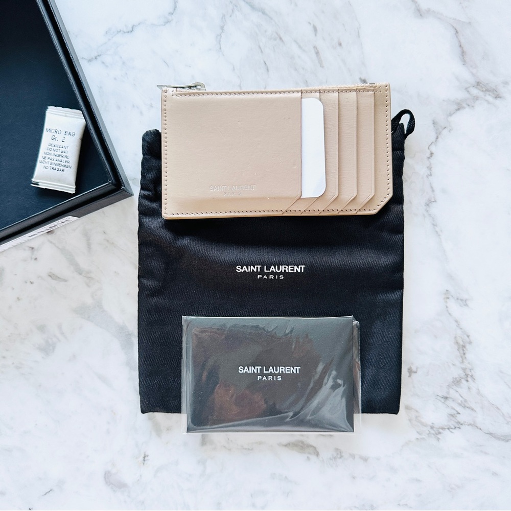 SAINT LAURENT Paris Zipped Credit Card Case in Acapulco Nude Shiny Leather